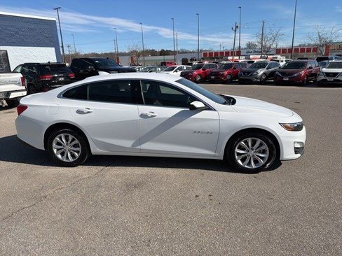 Used 2024 Chevrolet Malibu LT image 3