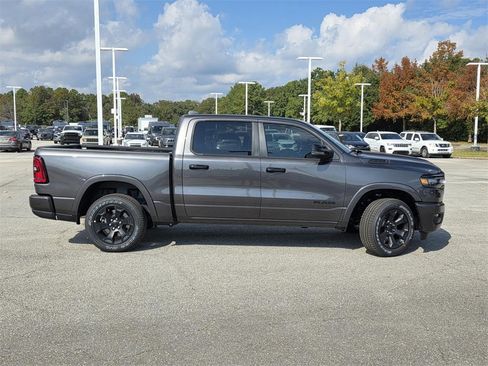 New 2026 RAM 1500 4x4 Crew Cab image 32