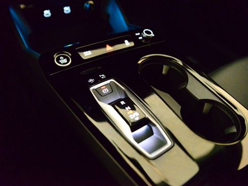 Certified 2025 Audi A6 e-tron Premium Plus w/ Premium Plus image 28