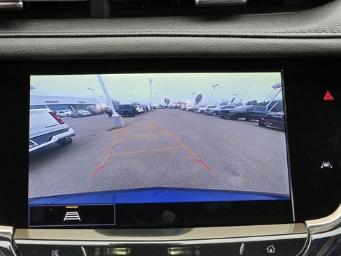 Used 2025 Cadillac XT6 Premium Luxury image 18