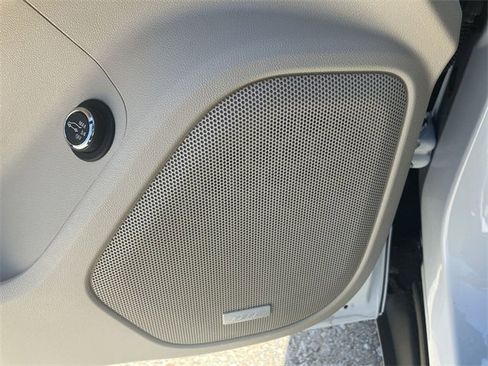 Used 2019 GMC Acadia Denali image 15