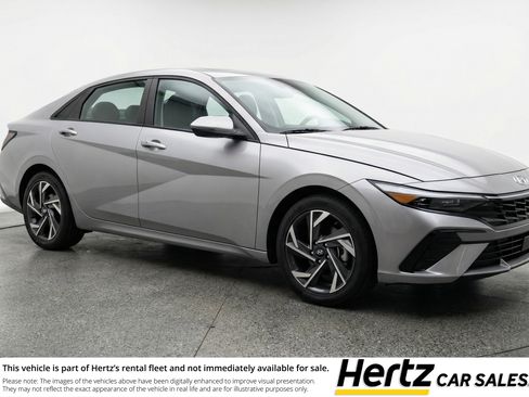 Used 2025 Hyundai Elantra Limited FWD image 1