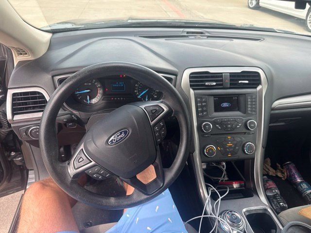Used 2018 Ford Fusion S FWD image 4