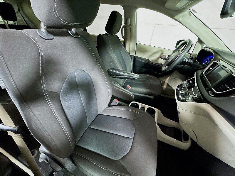 Used 2023 Chrysler Voyager LX FWD image 27