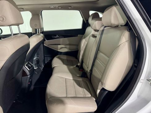 Used 2020 Kia Sorento EX image 28