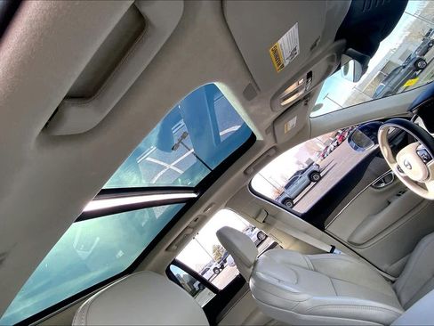 Used 2023 Volvo XC90 T8 Ultimate w/ Lounge Package image 14