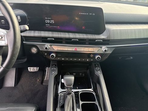 Used 2024 Kia Telluride SX Prestige w/ Towing Package image 21