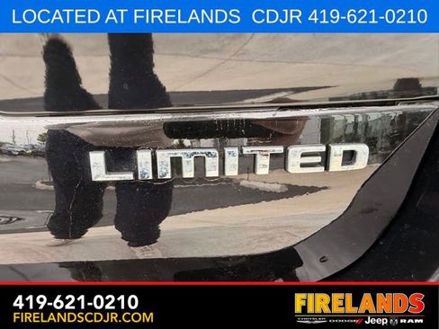 Used 2023 Jeep Grand Cherokee L Limited AWD/4WD image 6