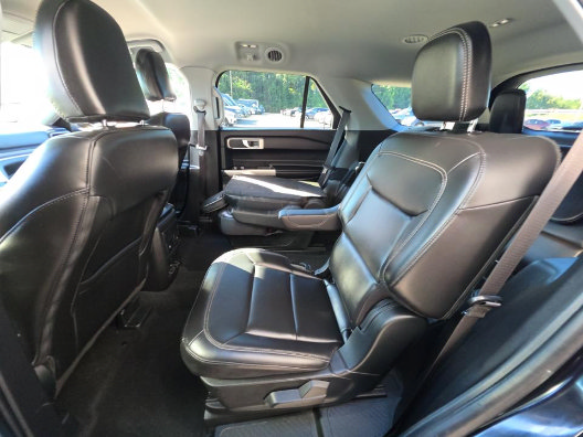 Used 2023 Ford Explorer XLT w/ Equipment Group 202A AWD/4WD image 14