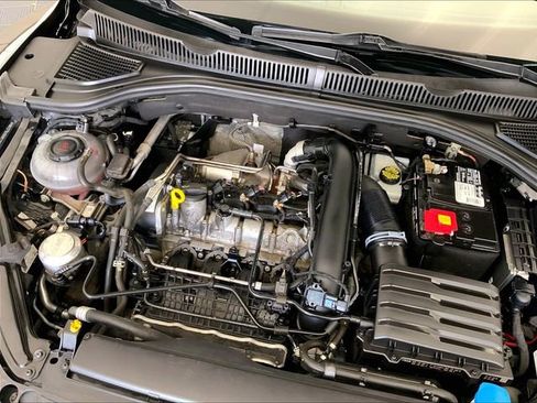Used 2019 Volkswagen Jetta SE w/ Cold Weather Package FWD image 31