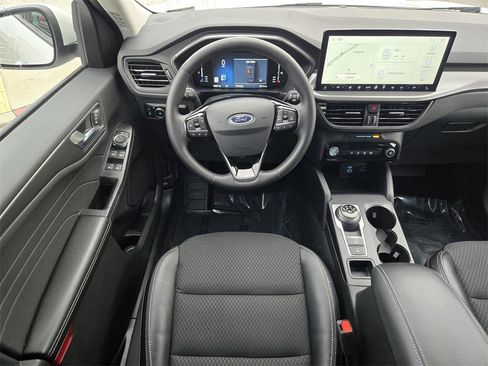 Used 2023 Ford Escape SE w/ Class II Trailer Tow Package image 21