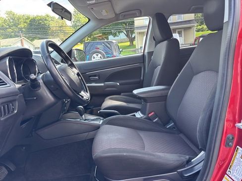 Used 2019 Mitsubishi Outlander Sport SE image 12