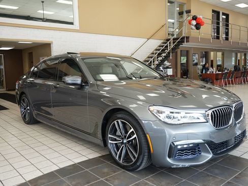 Used 2018 BMW 750i xDrive AWD/4WD image 21