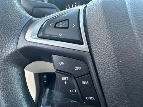 Used 2015 Ford Fusion SE image 18