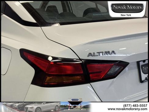 Used 2024 Nissan Altima 2.5 SR w/ SR Premium Package FWD image 8