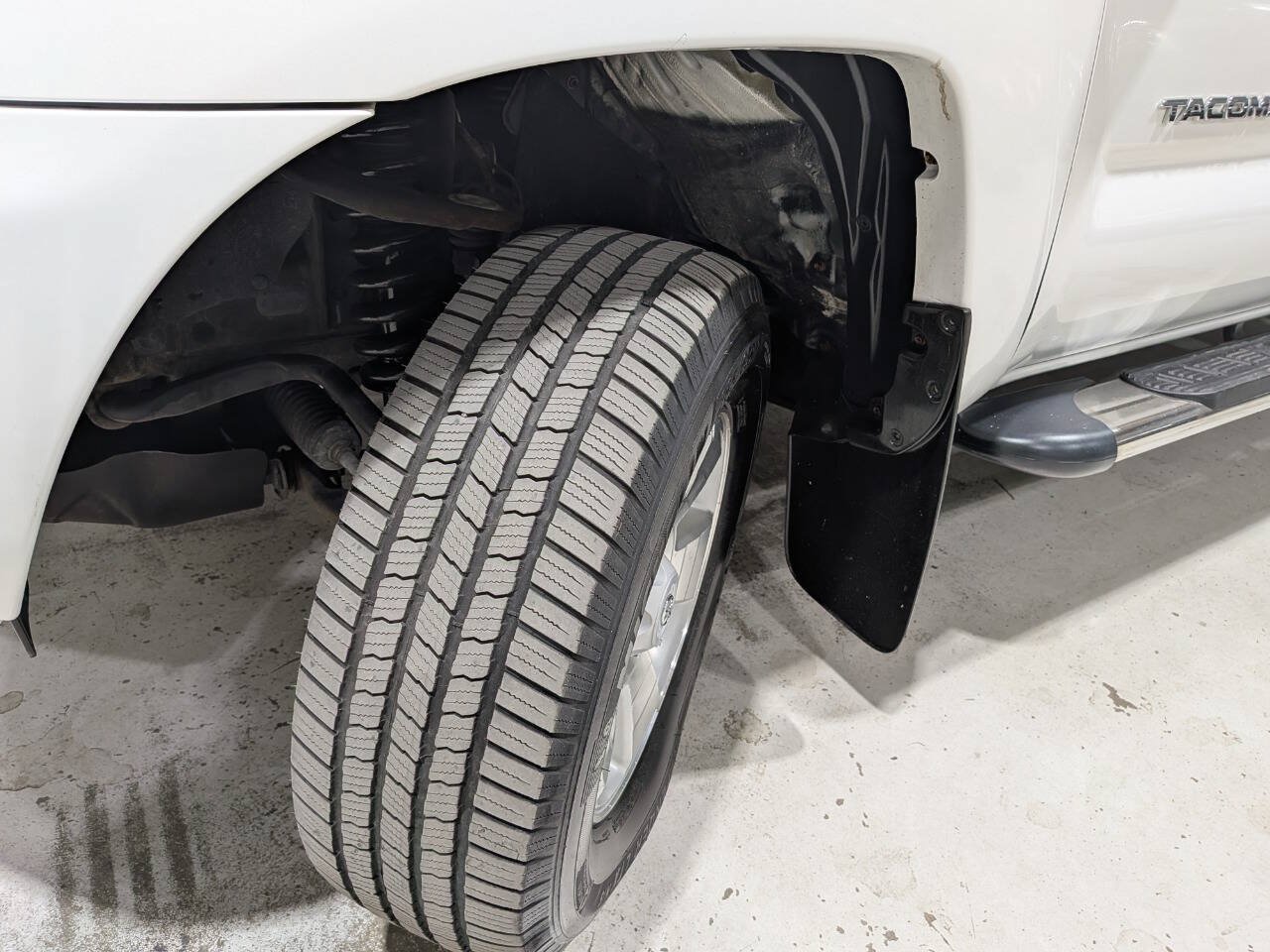 Used 2015 Toyota Tacoma PreRunner w/ TRD Sport Package RWD image 9