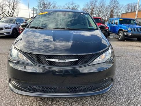 Used 2022 Chrysler Voyager LX FWD image 8