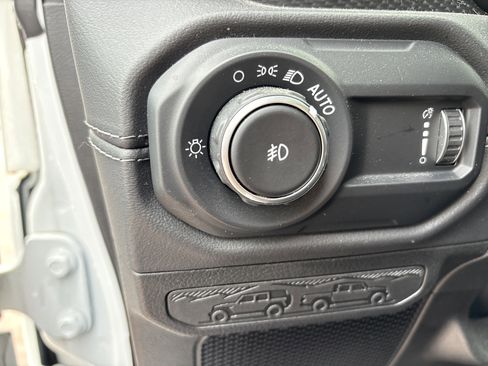 Used 2024 Jeep Wrangler Unlimited Rubicon w/ Technology Group image 37