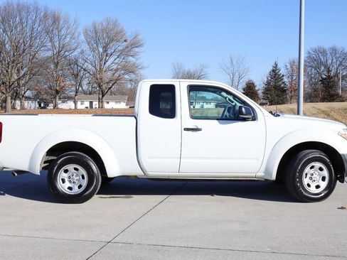 Used 2016 Nissan Frontier S image 5