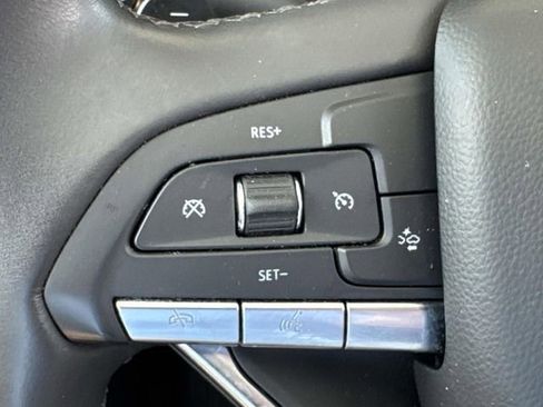 Used 2024 Cadillac XT6 Luxury AWD/4WD image 28