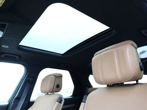 Used 2023 Land Rover Discovery S R-Dynamic image 23