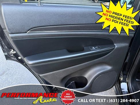 Used 2018 Jeep Grand Cherokee Limited image 27