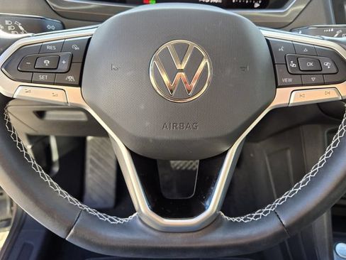 Certified 2023 Volkswagen Tiguan SE FWD image 24