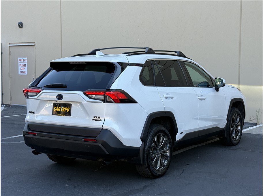 Used 2023 Toyota RAV4 XLE Premium AWD/4WD image 6