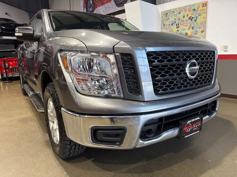 Used 2019 Nissan Titan SV AWD/4WD image 54