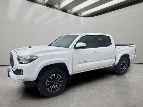 Used 2022 Toyota Tacoma TRD Sport w/ Technology Package image 1