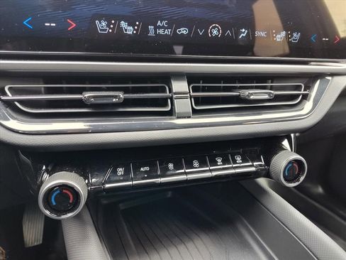 Used 2024 Chevrolet Equinox EV RS image 19