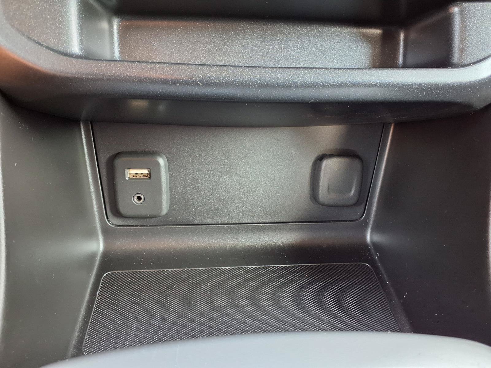 Used 2017 Chevrolet Colorado LT AWD/4WD image 7