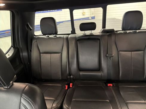 Used 2020 Ford F150 Lariat w/ Equipment Group 502A Luxury AWD/4WD image 13