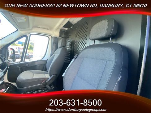 Used 2025 RAM ProMaster 2500 w/ U-Haul Equipment Group FWD image 17