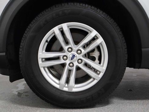 Used 2021 Ford Explorer XLT AWD/4WD image 34