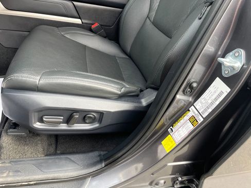 Used 2025 Toyota Tundra Limited w/ Power Package image 22