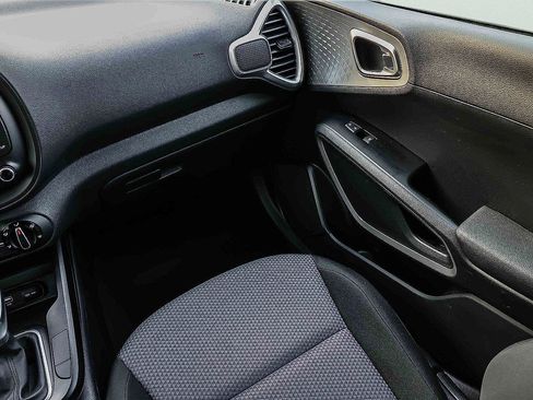 Certified 2023 Kia Soul LX w/ LX Technology Package image 18