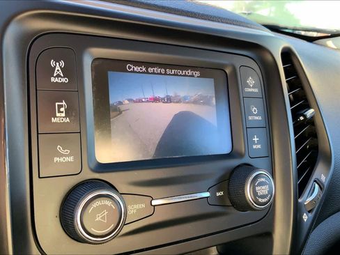 Used 2017 Jeep Cherokee Sport image 27