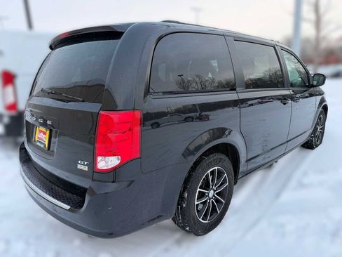 Used 2019 Dodge Grand Caravan GT image 3