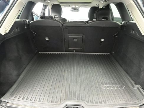 Used 2023 Volvo XC60 B5 Plus w/ Climate Package image 13