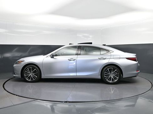 Certified 2025 Lexus ES 350 w/ Premium Package image 4