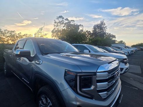 Used 2025 GMC Sierra 1500 SLE w/ X31 Off-Road Package AWD/4WD image 2
