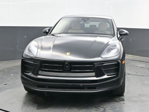 New 2025 Porsche Macan image 10