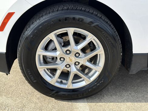 Used 2022 Chevrolet Equinox LT image 12