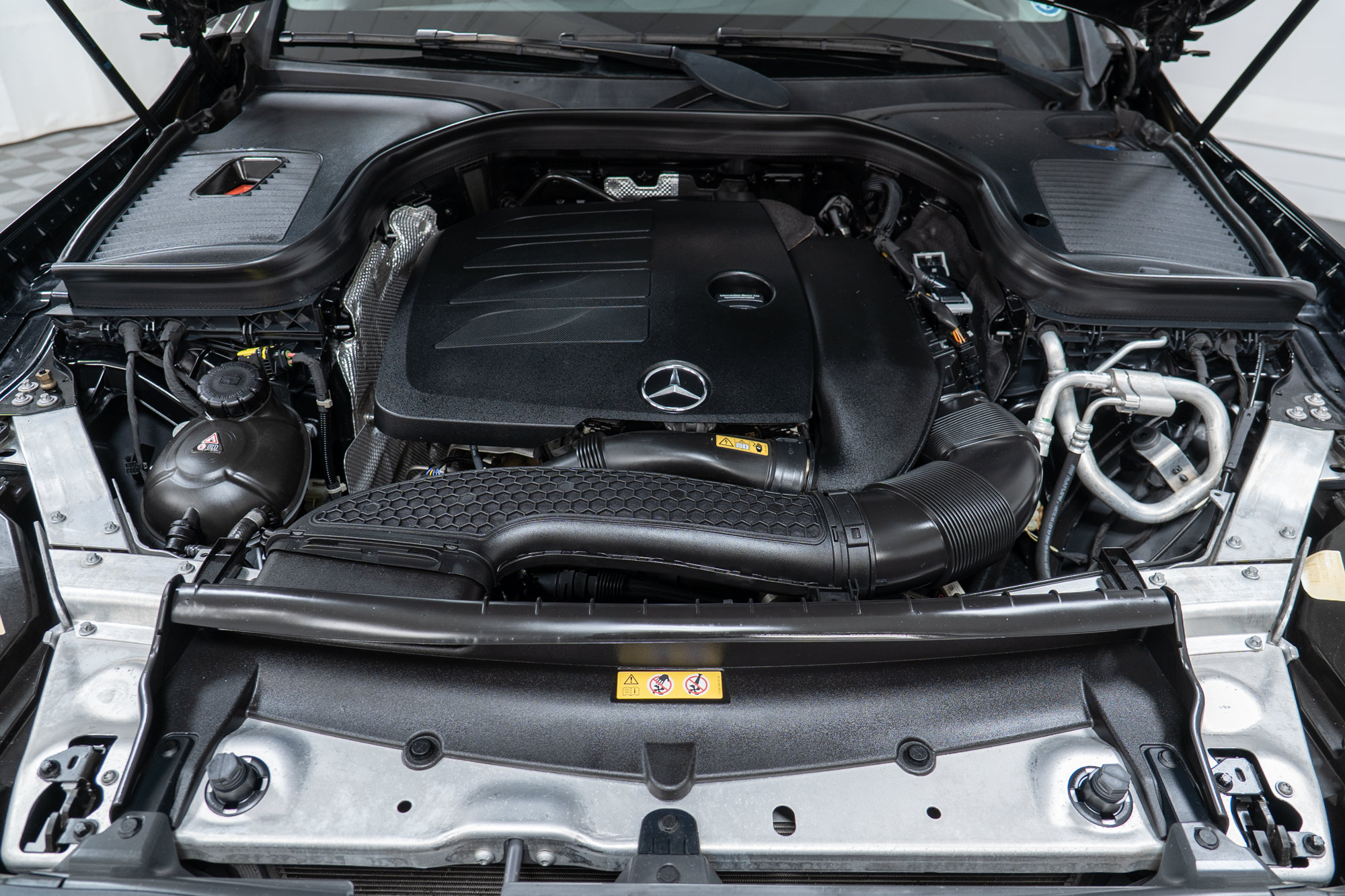 Used 2020 Mercedes-Benz GLC 300 image 9