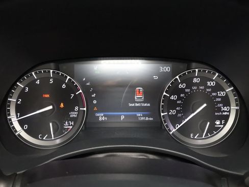 Used 2021 Toyota Highlander XLE AWD/4WD image 21