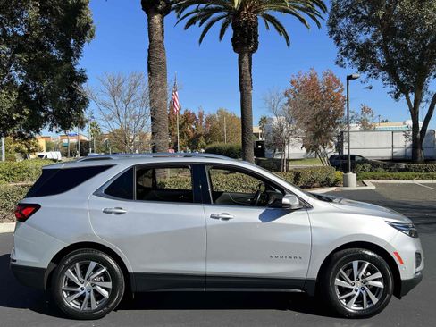 Used 2022 Chevrolet Equinox Premier image 18