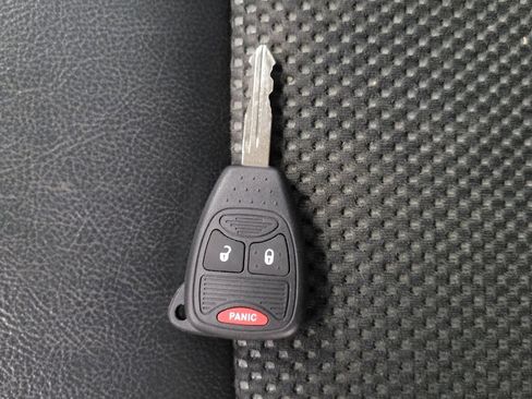 Used 2017 Jeep Compass Latitude AWD/4WD image 32