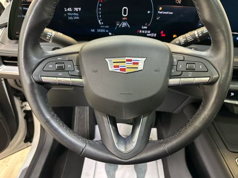 Used 2024 Cadillac XT4 Premium Luxury image 13
