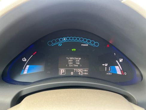 Used 2012 Nissan Leaf SL image 11